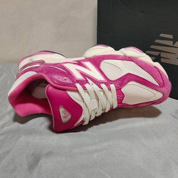 New Balance 9060 Sneakers in Pink - Picture 4 of 6